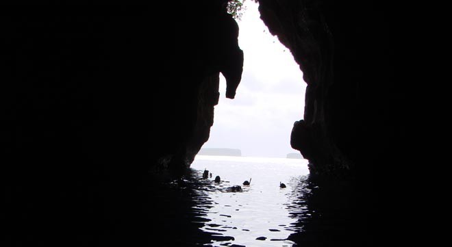 Swallows Grotto snorkelling © BW Media